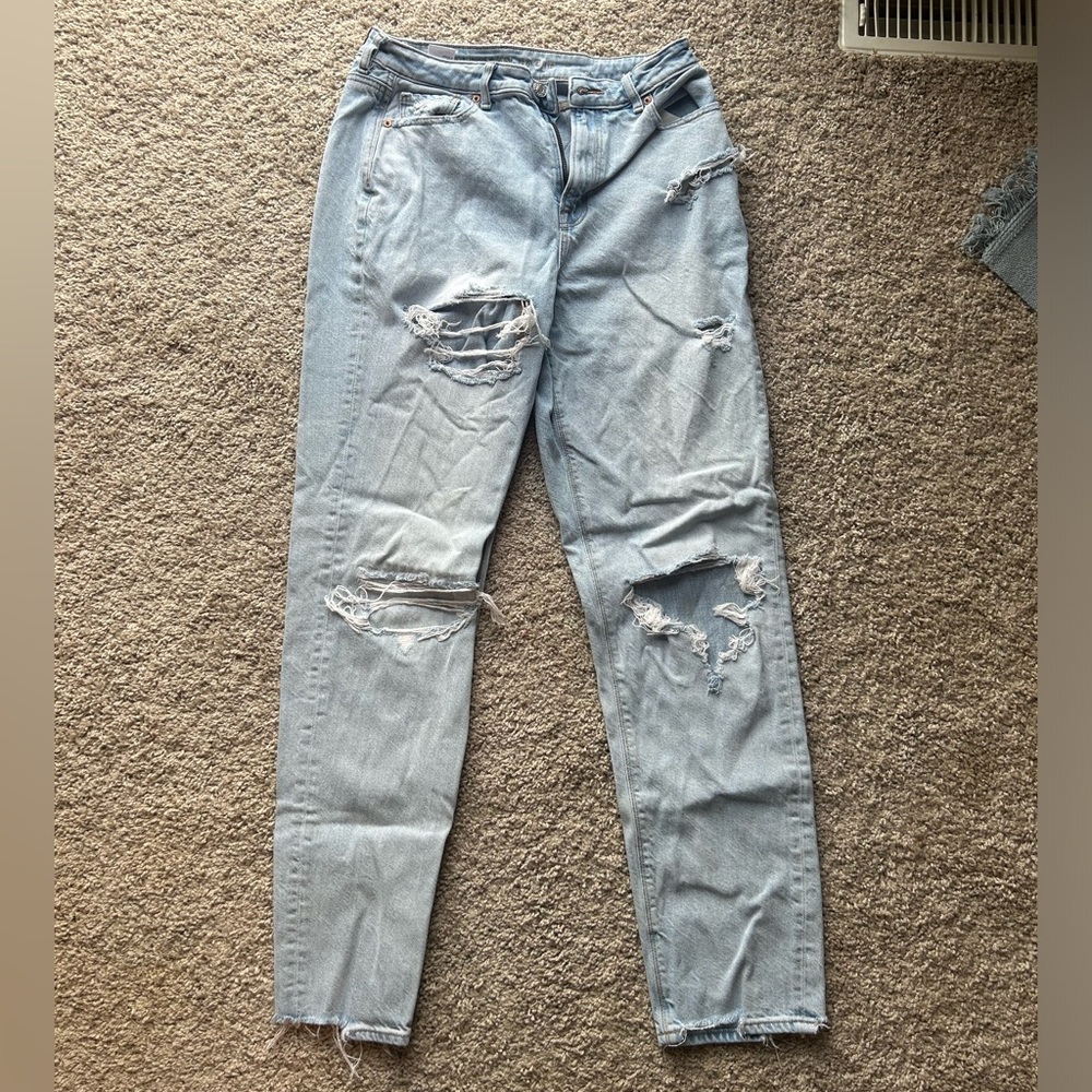 American Eagle blue jeans